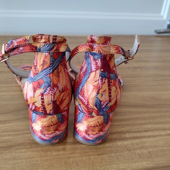 👠👠Host Pick 2X👠👠 Free People Patterned Fabric Block Heel Sandals - Picture 4 of 7